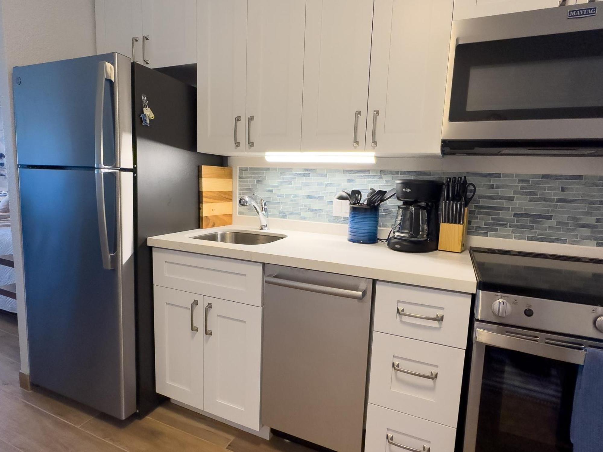 Bay Surf 130- Garden View Studio, Free Parking Apartment Kihei